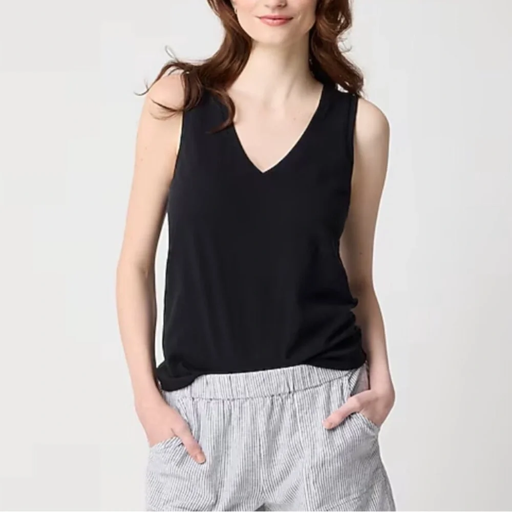 NWT J. Crew cotton slub tank Sz XS. Small Hole from sensor in back.